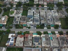 aéreo ver de defensa principal cuadrado, un pequeño pueblo en lahore Pakistán. foto