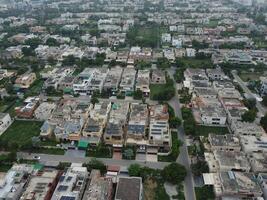 aéreo ver de defensa principal cuadrado, un pequeño pueblo en lahore Pakistán. foto