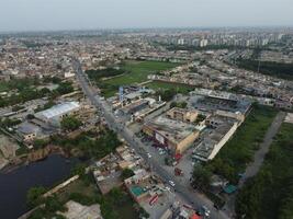 aéreo ver de defensa principal cuadrado, un pequeño pueblo en lahore Pakistán. foto