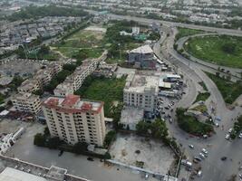 aéreo ver de defensa principal cuadrado, un pequeño pueblo en lahore Pakistán. foto