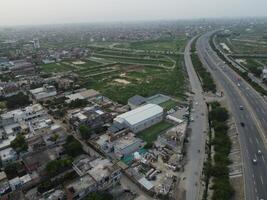 aéreo ver de defensa principal cuadrado, un pequeño pueblo en lahore Pakistán. foto
