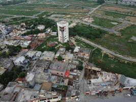 aéreo ver de defensa principal cuadrado, un pequeño pueblo en lahore Pakistán. foto