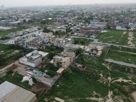 aéreo ver de defensa principal cuadrado, un pequeño pueblo en lahore Pakistán. foto