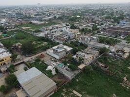 aéreo ver de defensa principal cuadrado, un pequeño pueblo en lahore Pakistán. foto