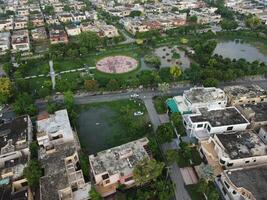 aéreo ver de residencial son en 2024-07-22 en lahore, Pakistán foto