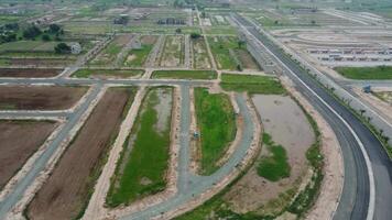 aereo Visualizza di Residenziale siamo su 2024-07-22 nel lahore, Pakistan video