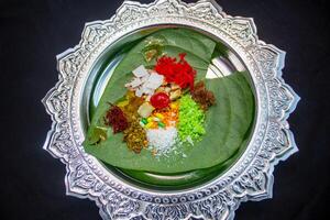 maisuri indian paan masala on betel leaf top view photo