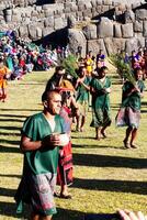 cusco, Perú, 2015 -inti Raymi festival hombres en tradicional disfraz foto