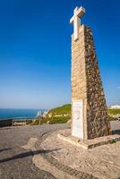 Monumento en el cabo da roca, el occidental punto de Europa - Portugal foto