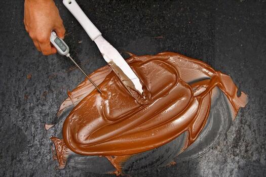 chocolate egg step by step for Easter photo