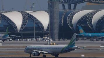 BANGKOK, THAILAND - JANUARY 20, 2023. Airbus A321, XU-961 of Lanmei Airlines braking after landing at Suvarnabhumi airport , BKK. Spoilers up. Lanmei Airlines is a local Cambodia air transport company video