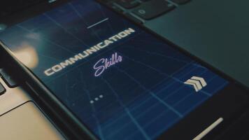 comunicación habilidades inscripción en móvil teléfono pantalla. comunicación y eficacia concepto. término análogo efecto video
