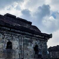 dramático y dinámica amanecer a arjuna templo de dieng-central Java foto