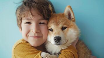 ai generado pequeño chico abrazando tu pequeño akita inu perro en pastel azul antecedentes foto