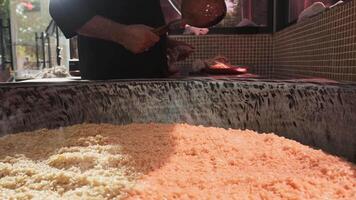 ampla caldeirão para Arroz a grega com vapor arroz video