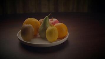 fruit assiette sur en bois table vaisselle, nourriture, Naturel nourriture, produire video