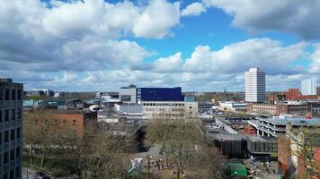 aereo metraggio di centrale coventry città centro di Inghilterra unito regno. marzo 30, 2024 video