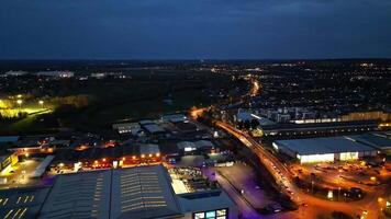 aereo notte metraggio di illuminato centrale Cambridge città di Cambridgeshire, Inghilterra unito regno. marzo 21, 2024 video