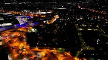 antenn natt antal fot av upplyst central cambridge stad av Cambridgeshire, England förenad rike. Mars 21:a, 2024 video