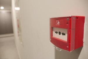 rojo fuego alarma botón en pared , foto