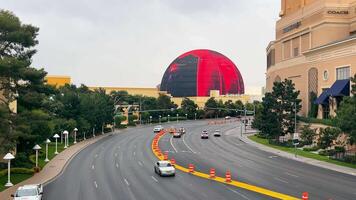 las vega, Nevada, Estados Unidos - 08 abr 2024 exosfera, icónico las vegas esfera debajo construcción, el esférico estructura agrega un nuevo silueta a el las vegas horizonte, representando el en constante evolución video