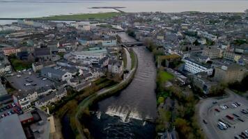 vues de Galway, Irlande par drone video