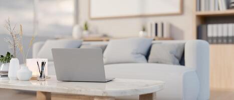 un ordenador portátil computadora en un lujo blanco mármol café mesa en un cómodo contemporáneo vivo habitación. foto