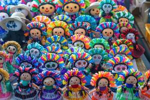 mexicano trapo muñeca en calle mercado. lele muñeca. foto