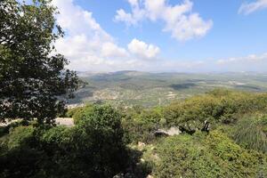 paisaje en las montañas del norte de israel. foto