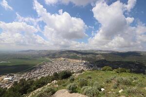 paisaje en las montañas del norte de israel. foto