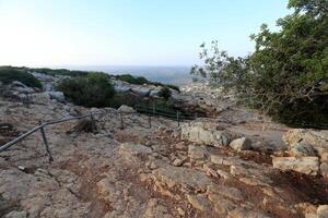 paisaje en el montañas con puntos de vista de prístino naturaleza. foto