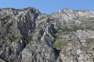 paisaje en el montañas con puntos de vista de prístino naturaleza. foto