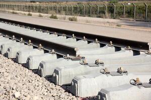 un nuevo ferrocarril es siendo construido. foto