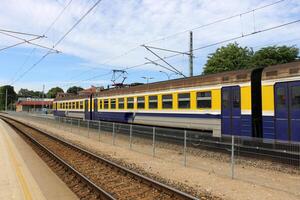 un nuevo ferrocarril es siendo construido. foto