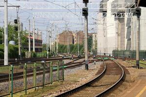 un nuevo ferrocarril es siendo construido. foto