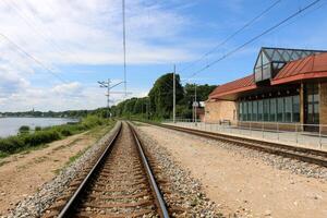 un nuevo ferrocarril es siendo construido. foto