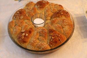 un pan y panadería productos son vendido en un panadería en Israel. foto