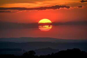 foto asombroso puesta de sol en el noche