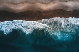 photo vertical overhead shot of a wavy sea