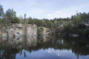 lago en el cañón. pacífico lugar. foto