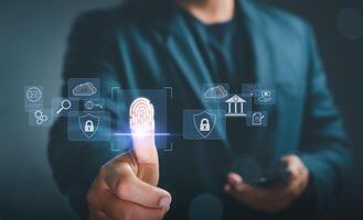 concepto proteccion de personal información seguridad desde ciberdelincuencia empresario huella dactilar escanear biométrico autenticación, acceso personal financiero datos digital seguridad ciber en línea actas. foto