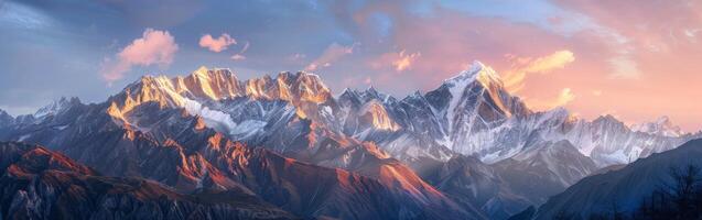 majestuoso montaña rango durante puesta de sol foto