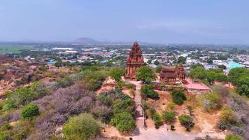 antenn se av cham torn, po klong garai, ninh thuan provins, vietnam. video