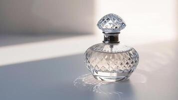un elegante perfume botella, resplandeciente con sofisticación foto