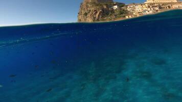 scilla ville dans calabre vue de sous-marin dans été saison video