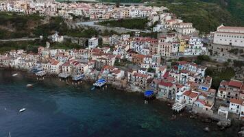 ancien habité centre dans du sud Italie appelé scilla video