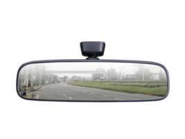 uma traseiro Visão espelho com uma cenário do a estrada dentro isto, transparente fundo png