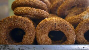 Turco bagel simit vendita nel un' furgone video