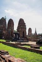 wat mahathat antiguo a histórico parque a ayutthaya histórico parque, phra nakhon si ayutthaya provincia, Tailandia foto