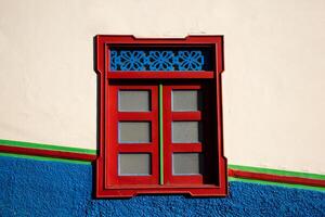 hermosa ventana de el casas a el histórico céntrico de el patrimonio pueblo de salamina situado a el caldas Departamento en Colombia. foto